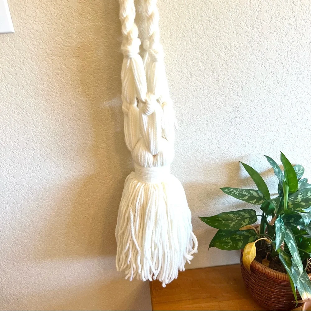 Vintage Handmade LARGE White Yarn Woven Macrame Hanging Plant Pot Holder Mid Mod